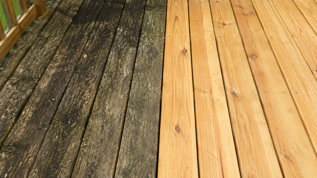 30 seconds outdoor cleaner removing mold and mildew from a wood deck