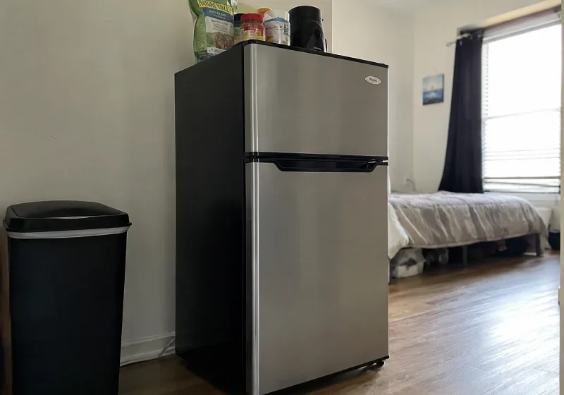 Best Mini Fridge With Freezer: 2026 Buying Guide best mini fridge with freezer in a small apartment kitchen